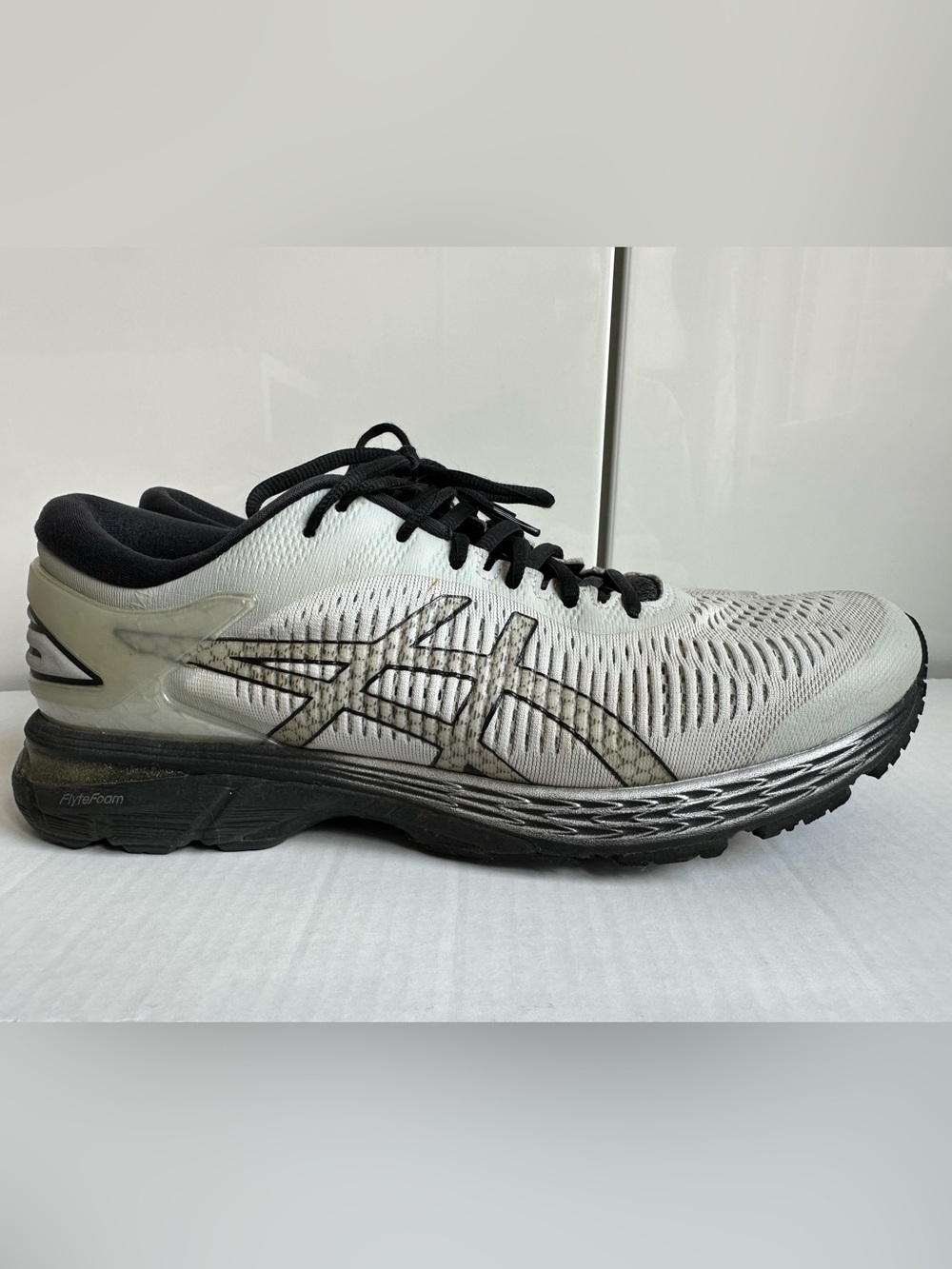 ASICS Gel-Kayano 25 Men’s Size 11